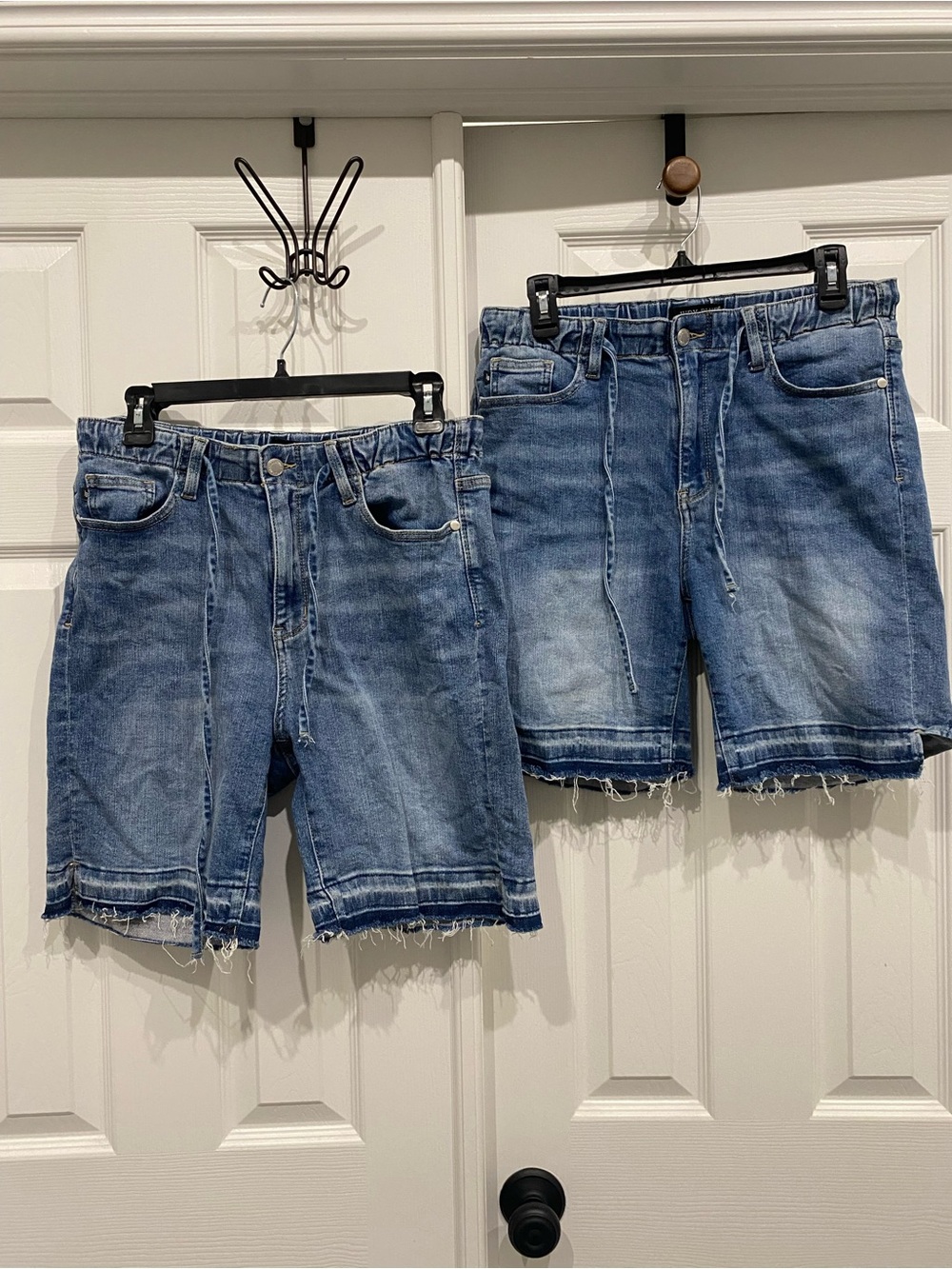 Set of 2 Judy blue womens Bermuda shorts size large